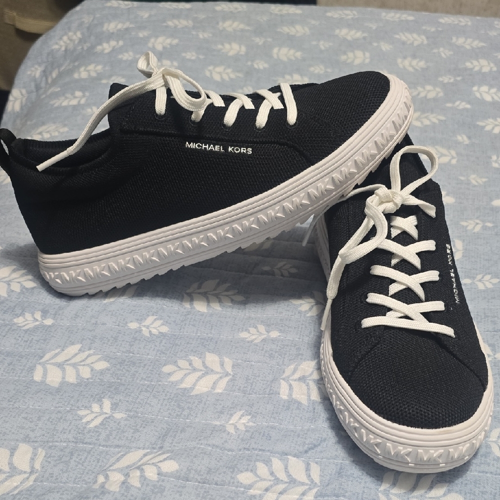 MICHAEL Michael Kors Black and White Sneakers Grove Knit Lace Up